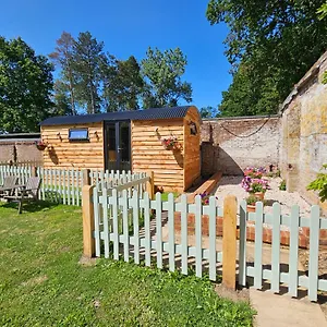  Guest house Gatwick Hideaway Hut
